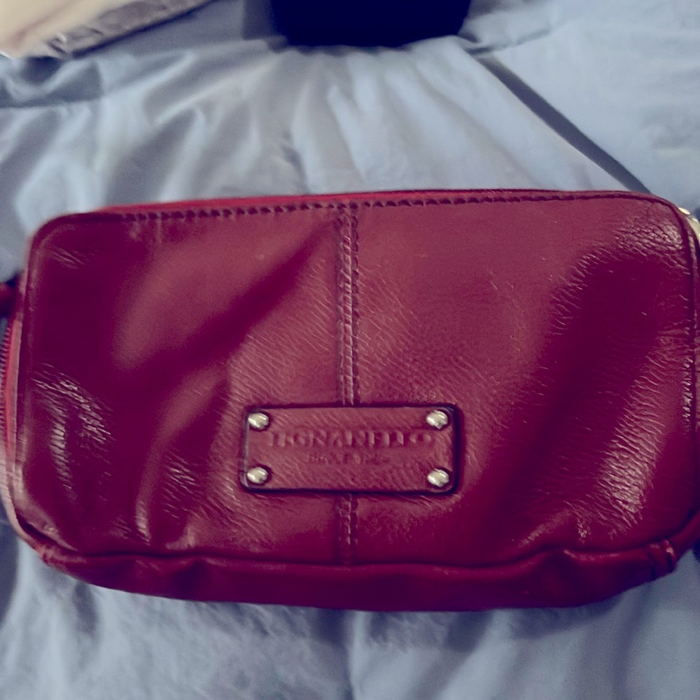 TIGNANELLO shoulder bag in rich. burgundy.